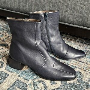 Coclico - Short Leather Booties